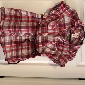 Short Sleeve Maternity Button Down!!